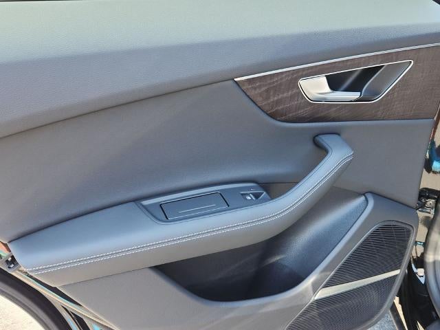 2023 Audi Q8 Premium Plus