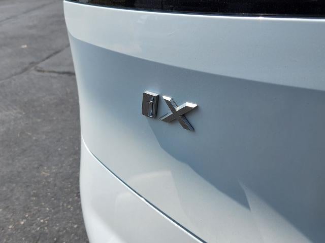 2026 BMW iX xDrive60
