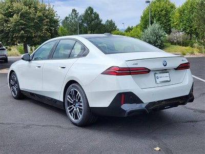 2025 BMW 550e xDrive Sedan
