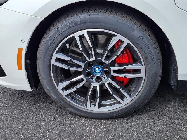 2025 BMW 550e xDrive Sedan