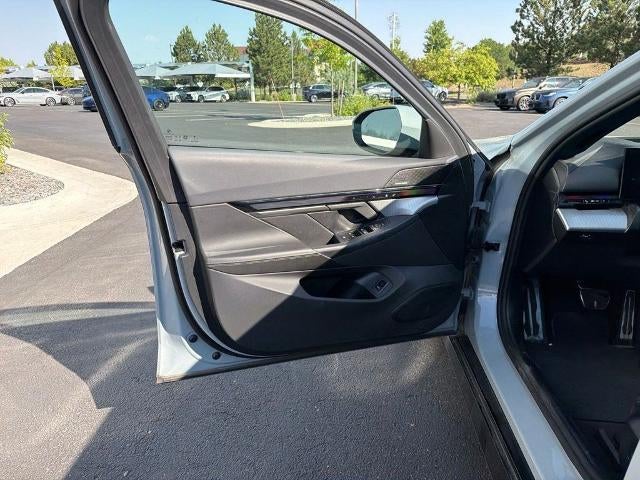 2025 BMW i5 xDrive40