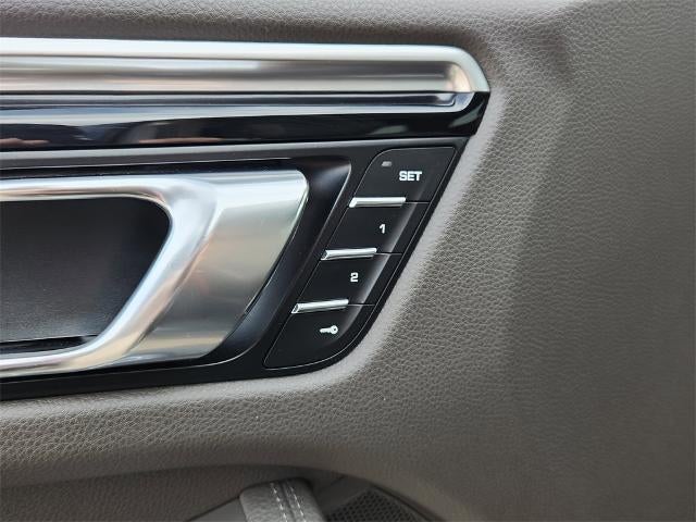 2018 Porsche Macan Base