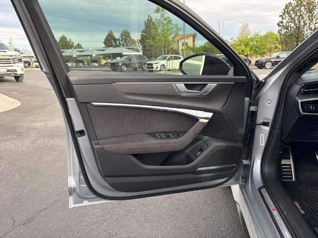 2024 Audi RS 6 Avant performance