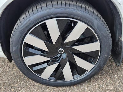 2023 Volvo XC90 Recharge Plug-In Hybrid Ultimate Bright Theme