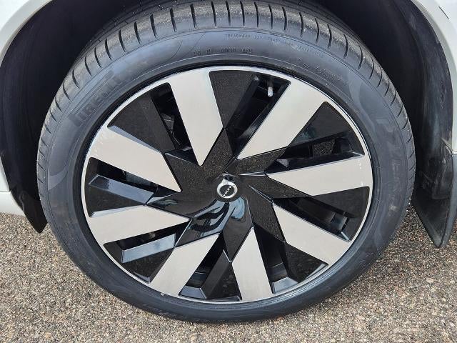 2023 Volvo XC90 Recharge Plug-In Hybrid Ultimate Bright Theme