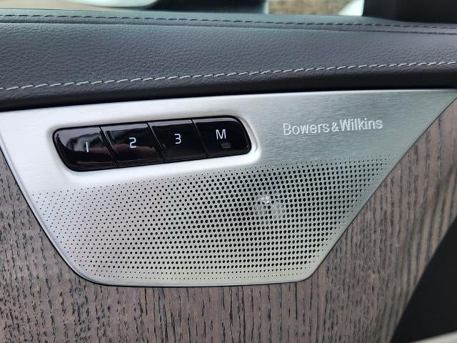 2023 Volvo XC90 Recharge Plug-In Hybrid Ultimate Bright Theme