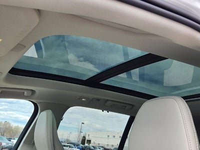 2023 Volvo XC90 Recharge Plug-In Hybrid Ultimate Bright Theme