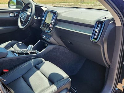 2025 Volvo XC40 Plus Dark Theme