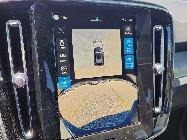 2025 Volvo XC40 Plus Dark Theme