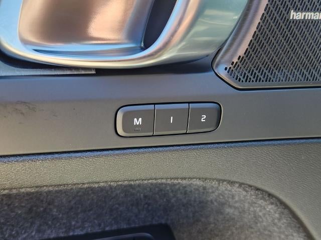 2025 Volvo XC40 Plus Dark Theme