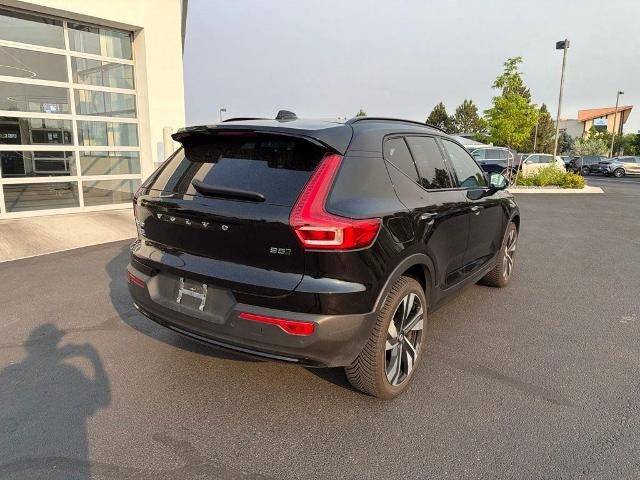 2025 Volvo XC40 Plus Dark Theme