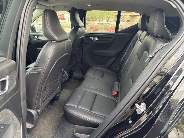 2023 Volvo XC40 Ultimate Dark Theme