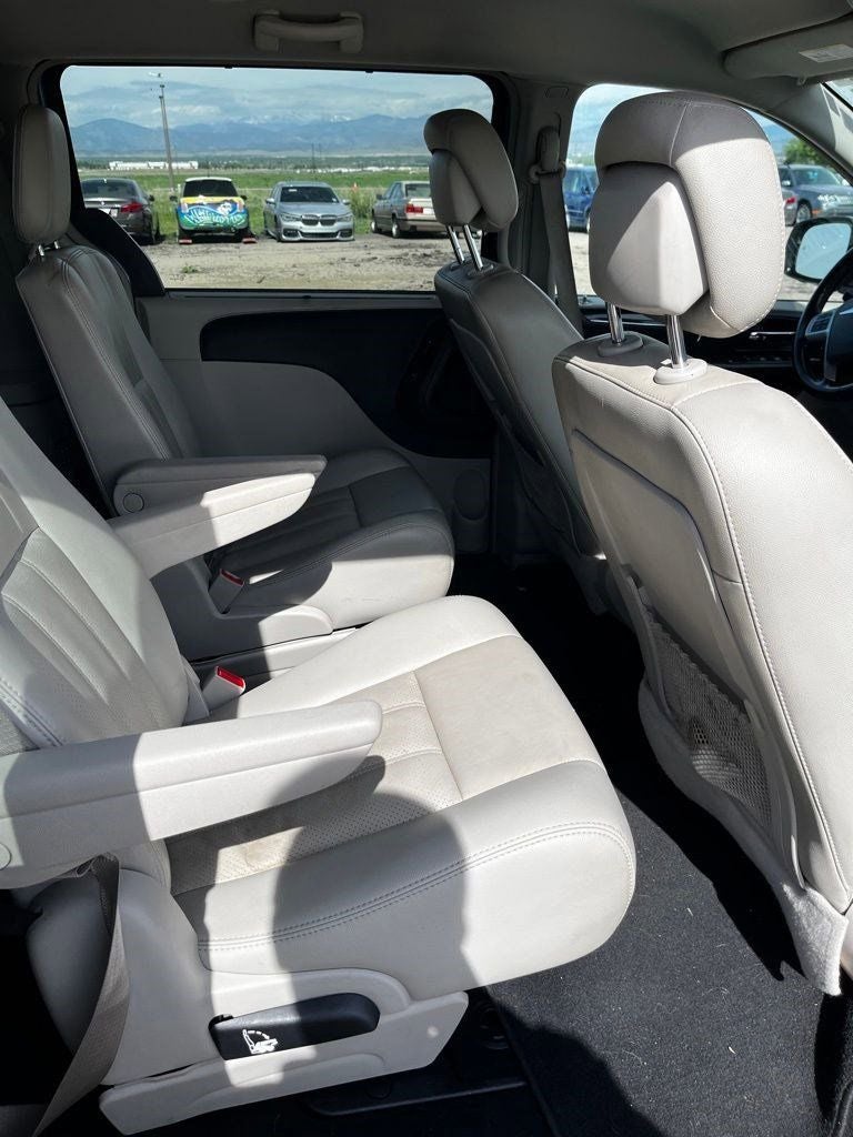 2011 Chrysler Town & Country Touring-L