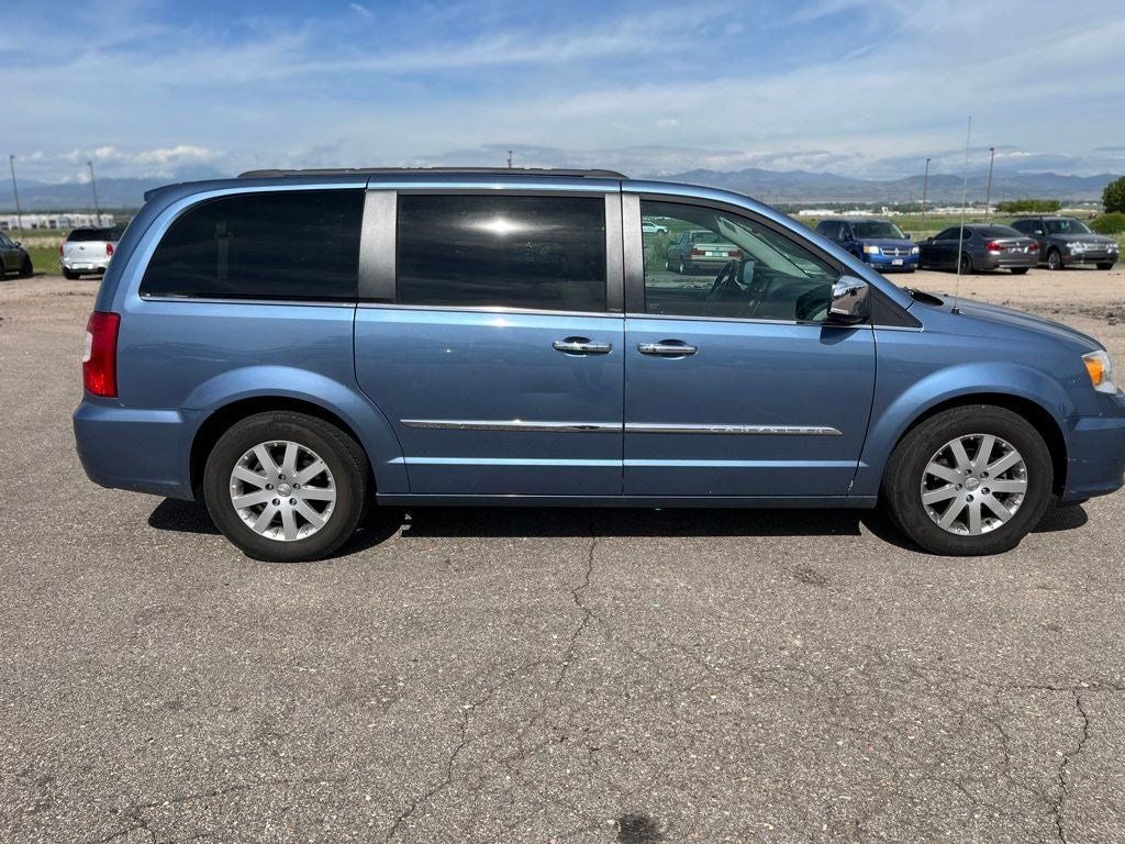 2011 Chrysler Town & Country Touring-L