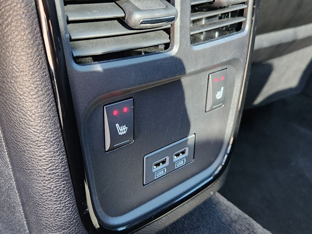 2023 Chrysler 300 C