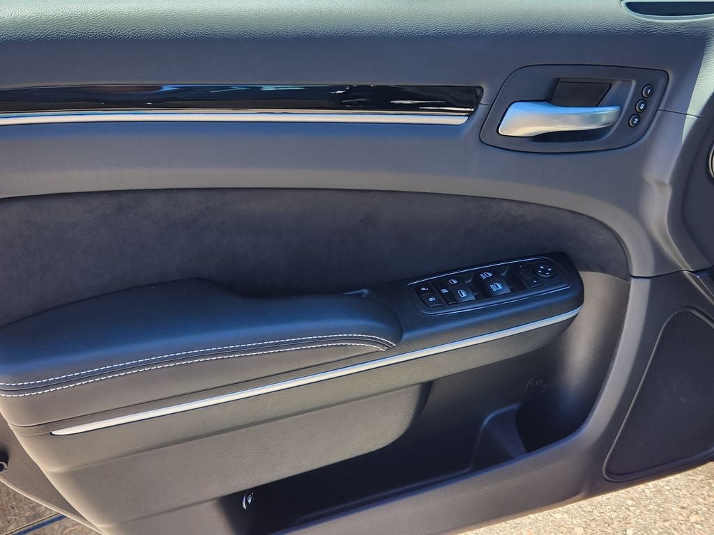 2023 Chrysler 300 C