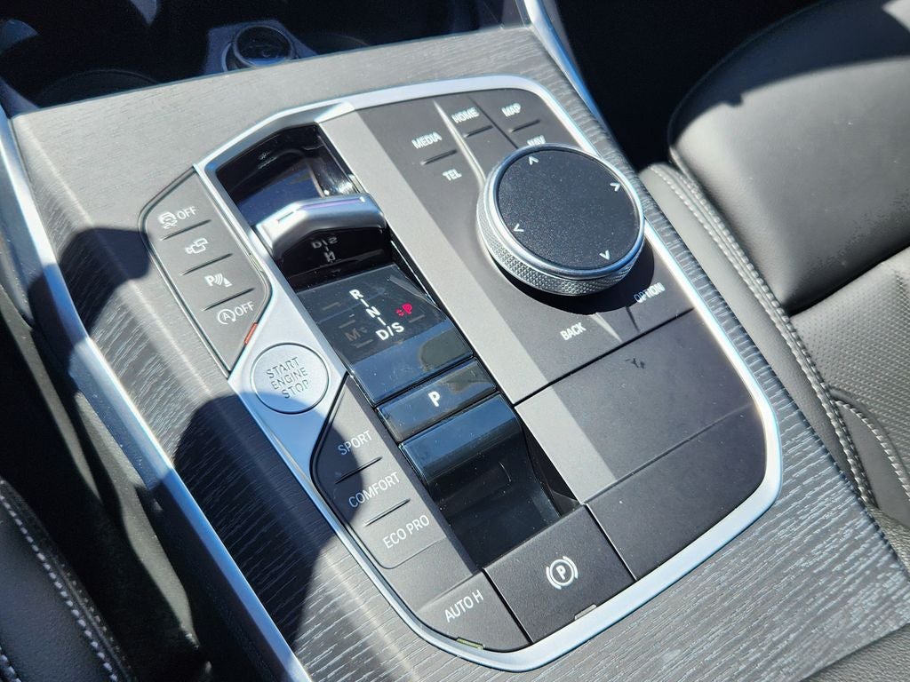 2025 BMW 3 Series 330i xDrive