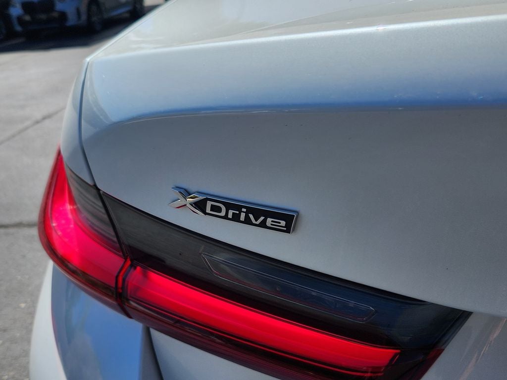 2025 BMW 3 Series 330i xDrive