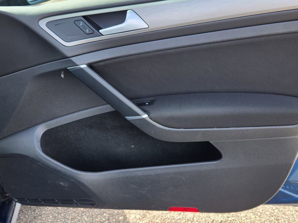 2017 Volkswagen Golf SportWagen S 4Motion