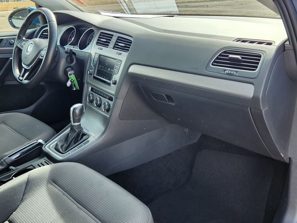 2017 Volkswagen Golf SportWagen S 4Motion