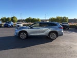 2022 Toyota Highlander Hybrid Platinum