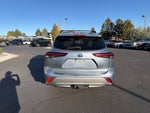 2022 Toyota Highlander Hybrid Platinum