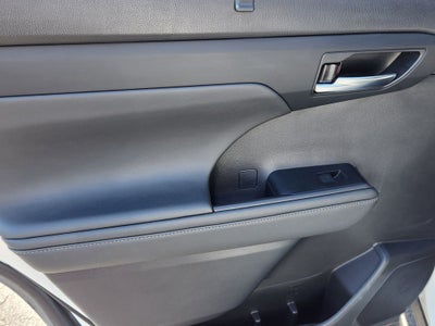 2022 Toyota Highlander XSE