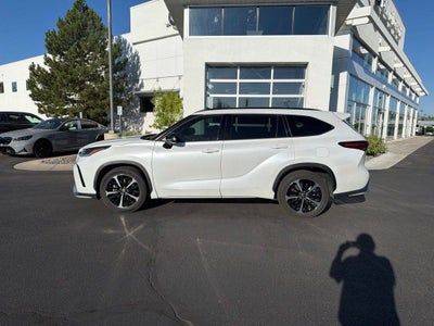 2022 Toyota Highlander XSE