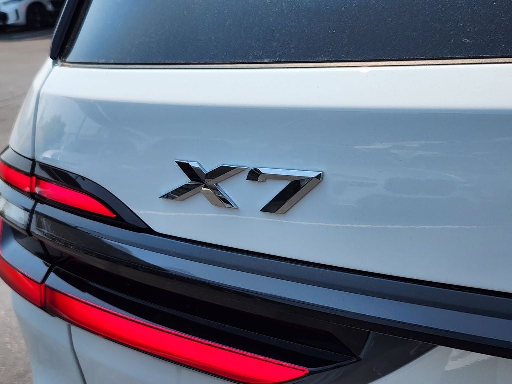 2027 BMW X7 xDrive40i