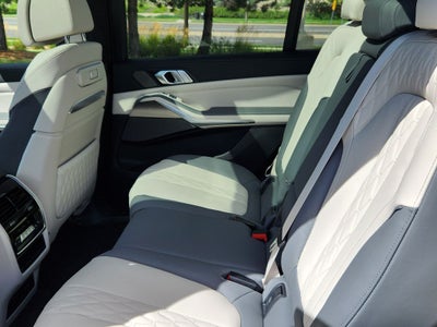 2027 BMW X7 xDrive40i
