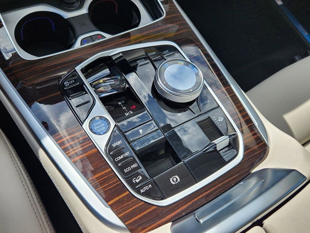2027 BMW X7 xDrive40i Courtesy Vehicle
