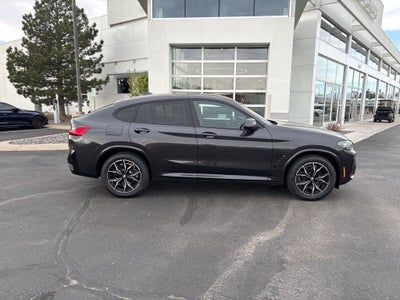 2025 BMW X4 xDrive30i