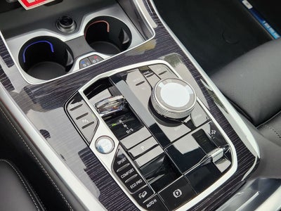 2027 BMW X7 M60i