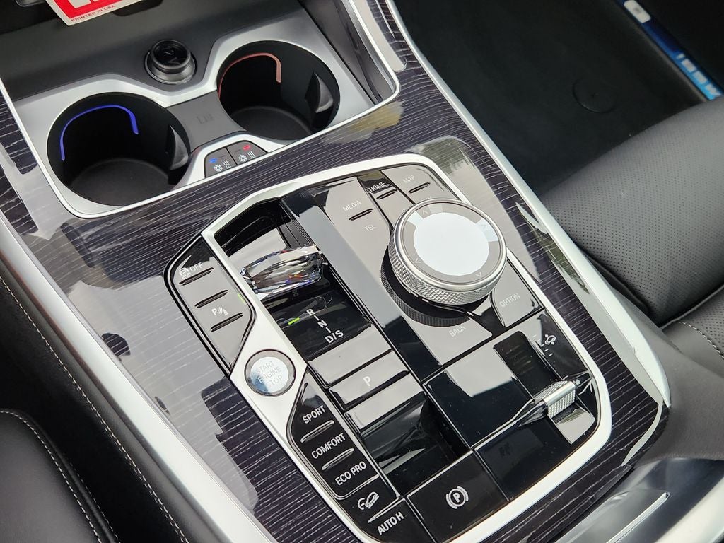 2027 BMW X7 M60i