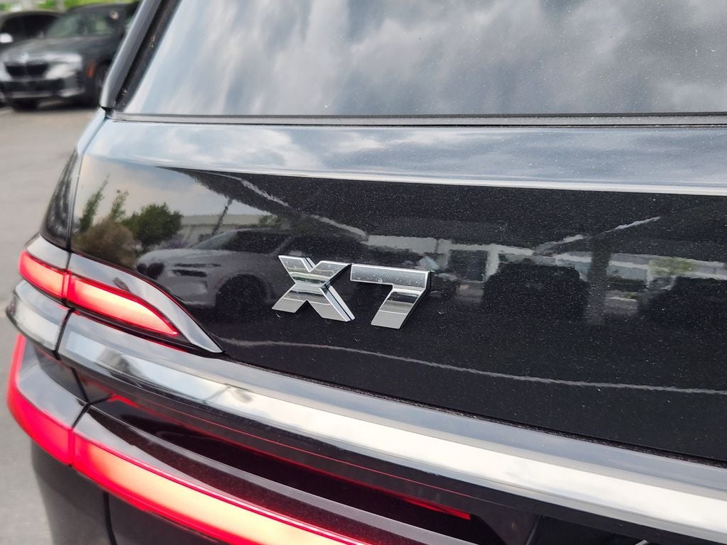 2027 BMW X7 M60i