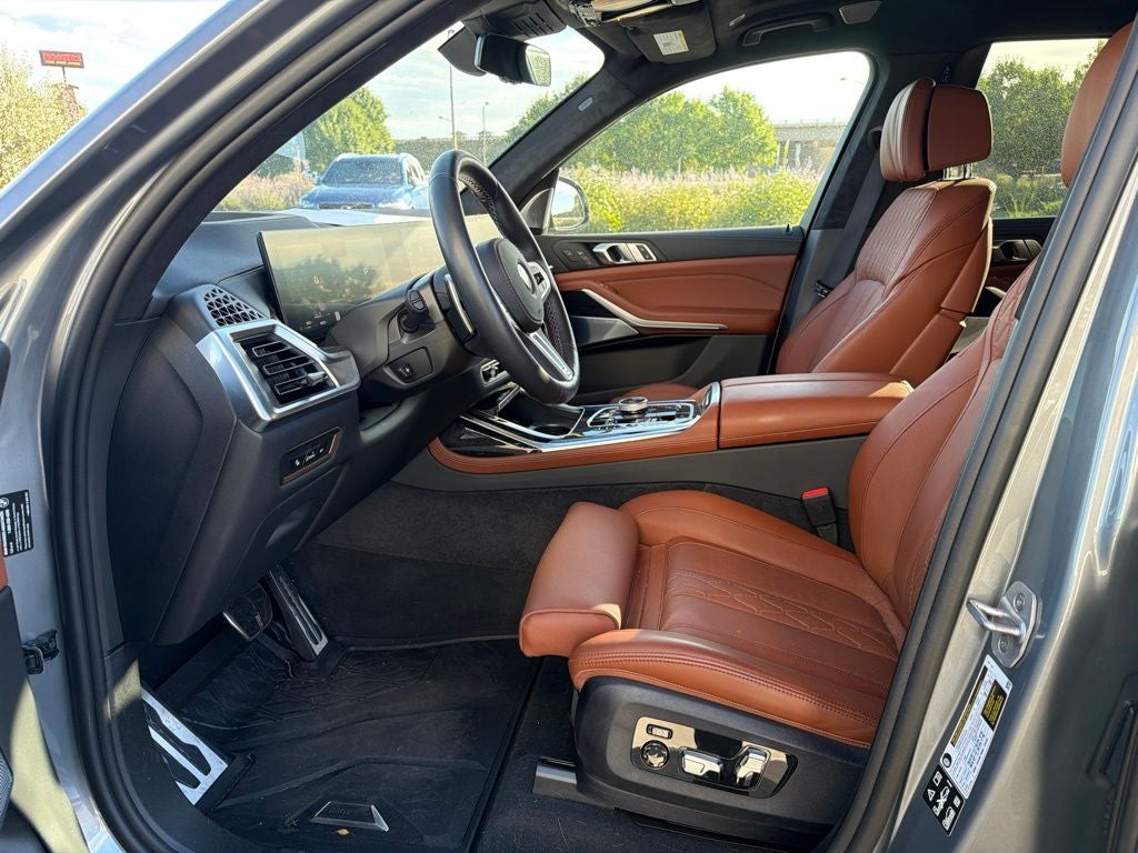 2025 BMW X7 M60i