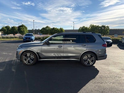 2025 BMW X7 M60i