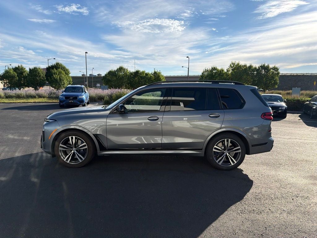 2025 BMW X7 M60i