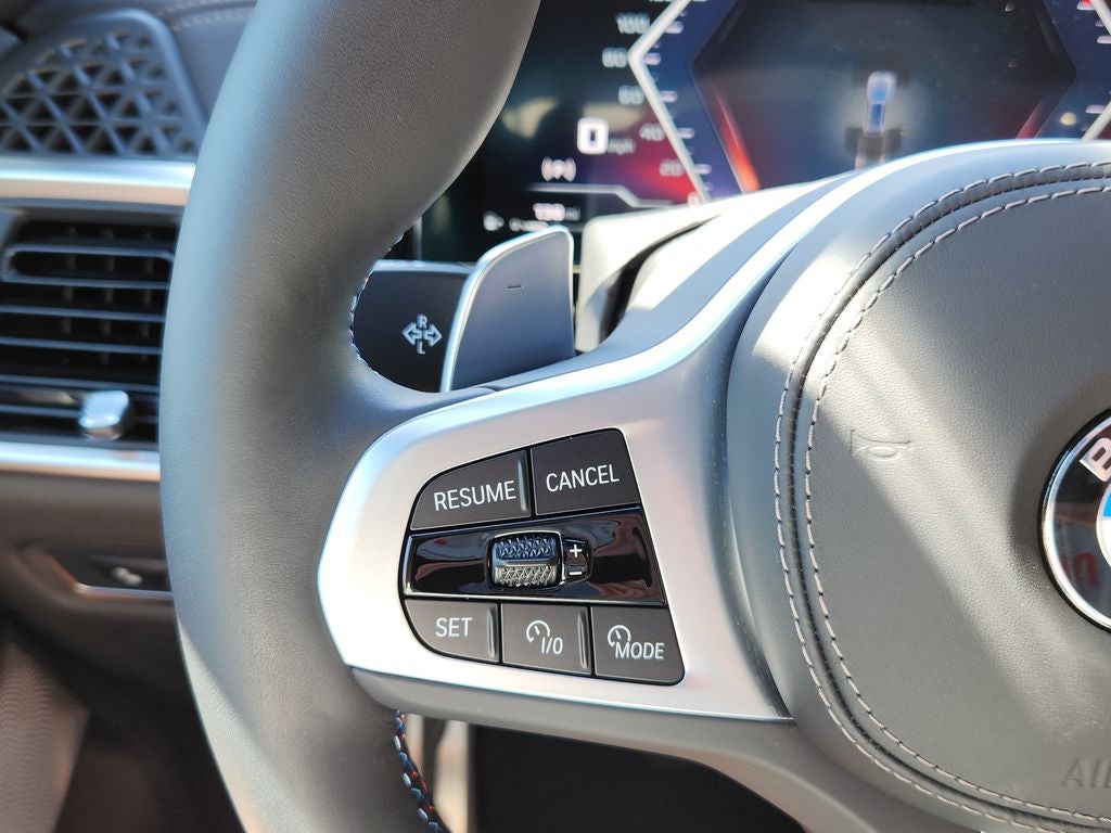 2025 BMW X7 M60i