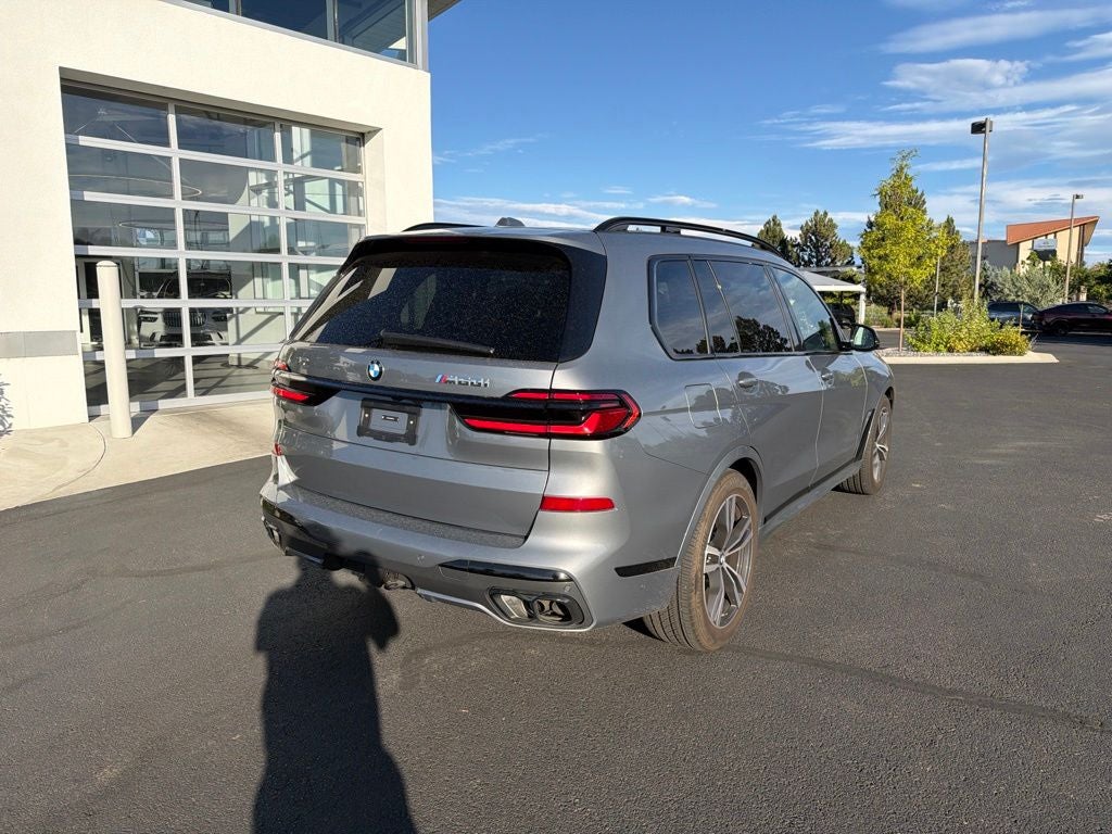 2025 BMW X7 M60i