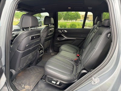 2025 BMW X7 M60i