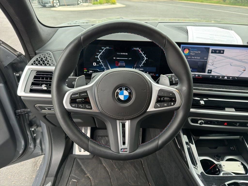 2025 BMW X7 M60i