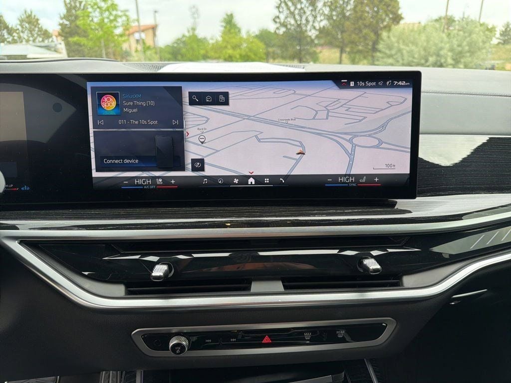 2025 BMW X7 M60i