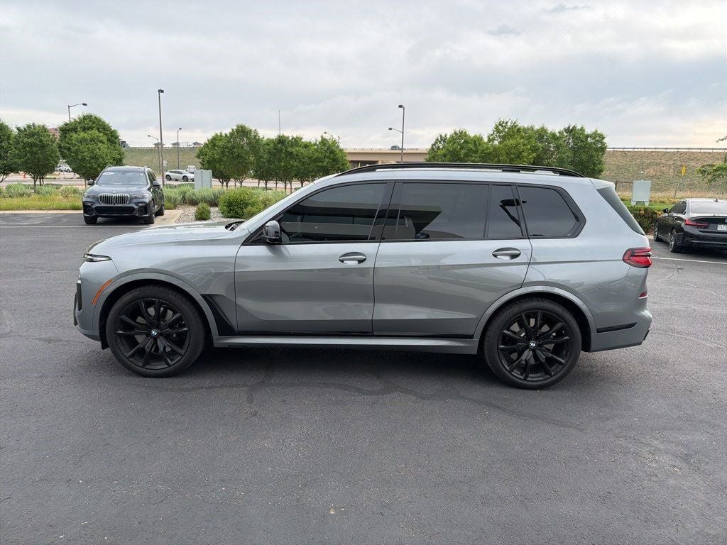2025 BMW X7 M60i