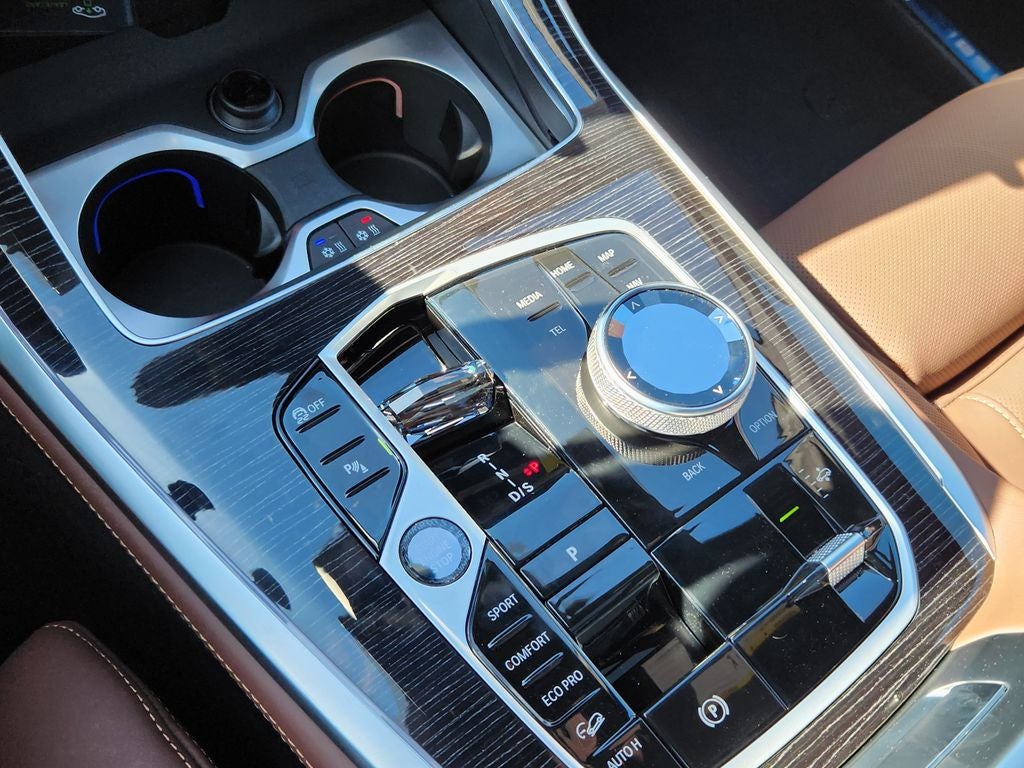 2027 BMW X7 M60i