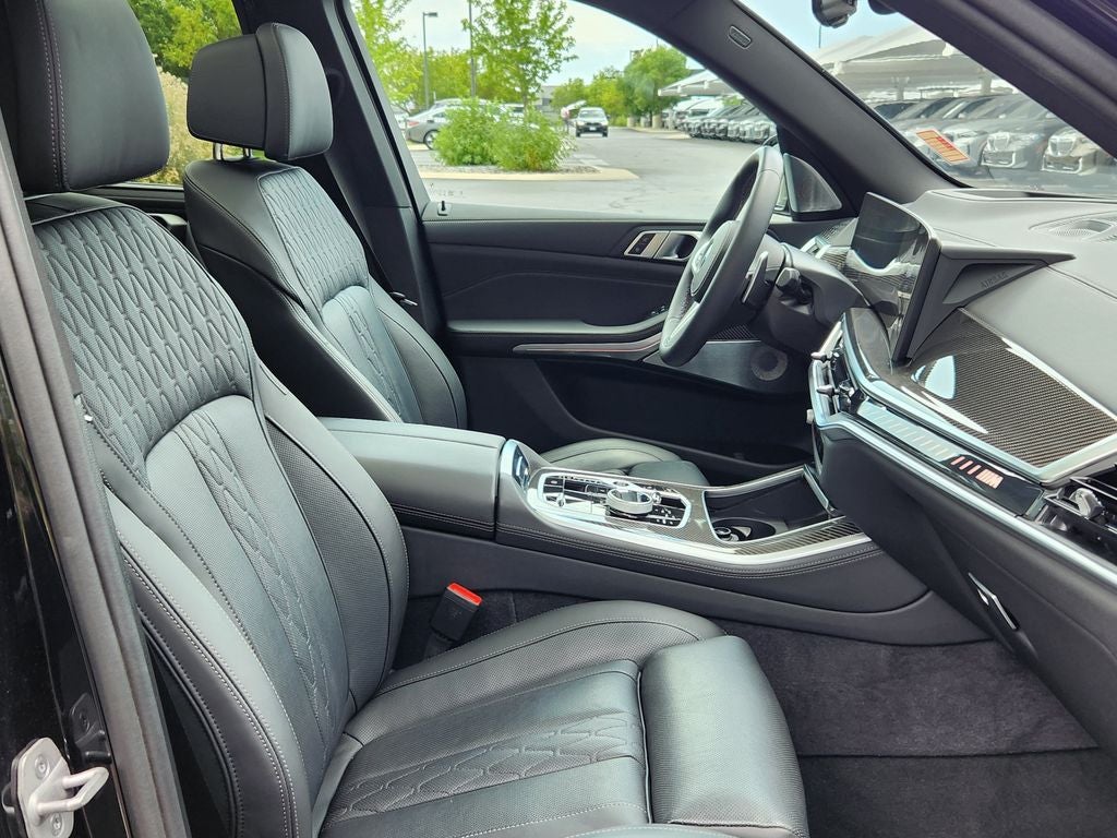 2025 BMW X5 M60i