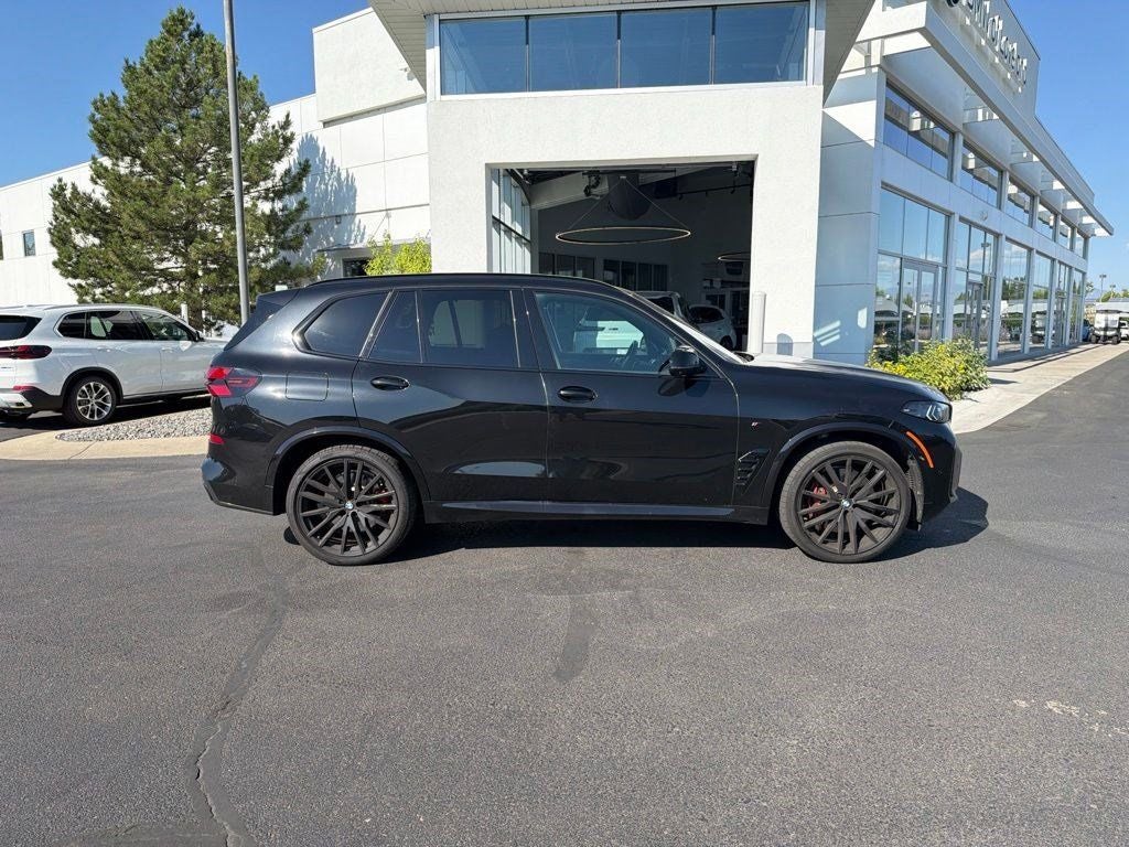 2025 BMW X5 M60i