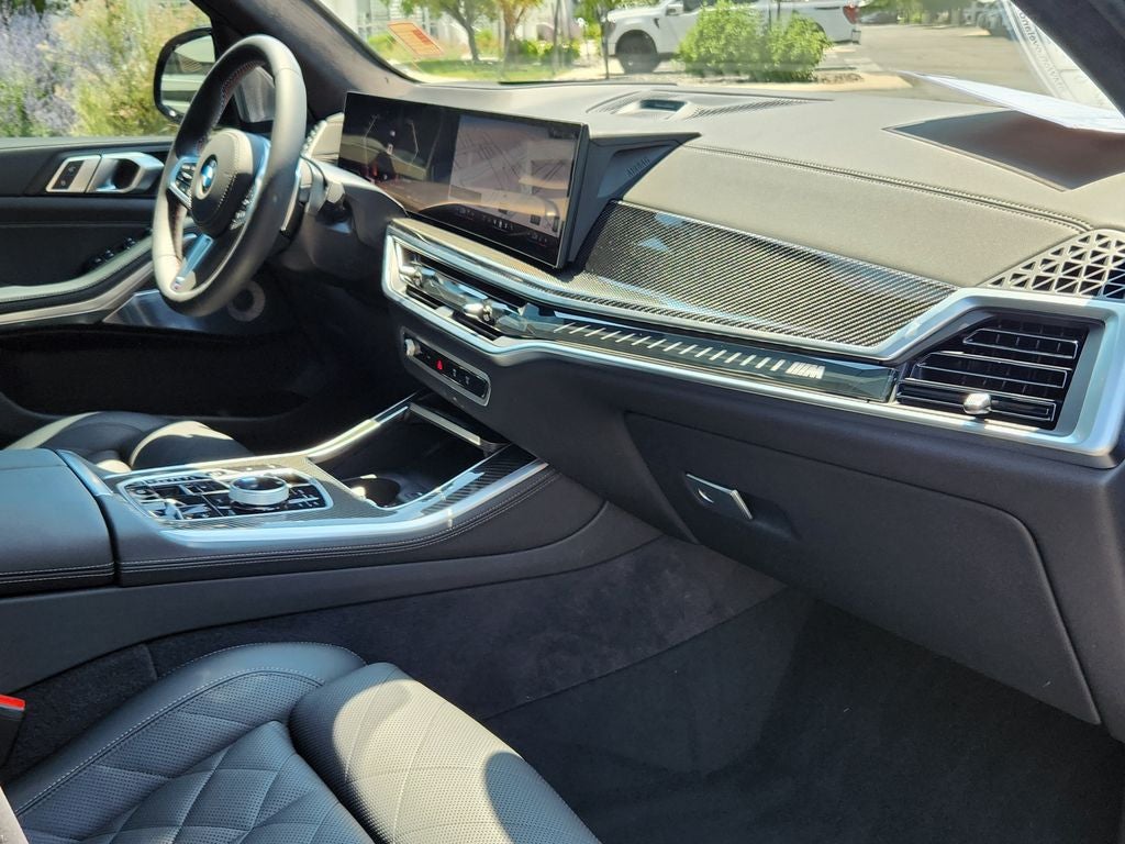 2025 BMW X5 M60i