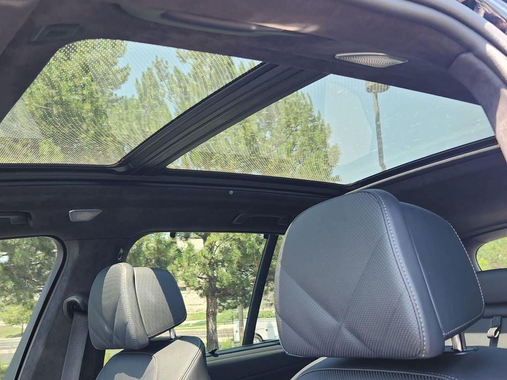2025 BMW X5 M60i