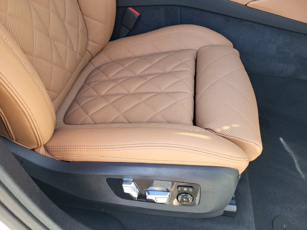 2027 BMW X6 xDrive40i